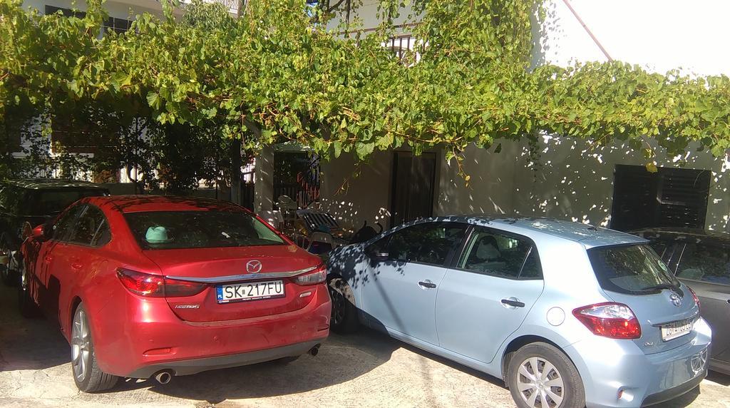 Apartments Iva I Marko مارينا المظهر الخارجي الصورة