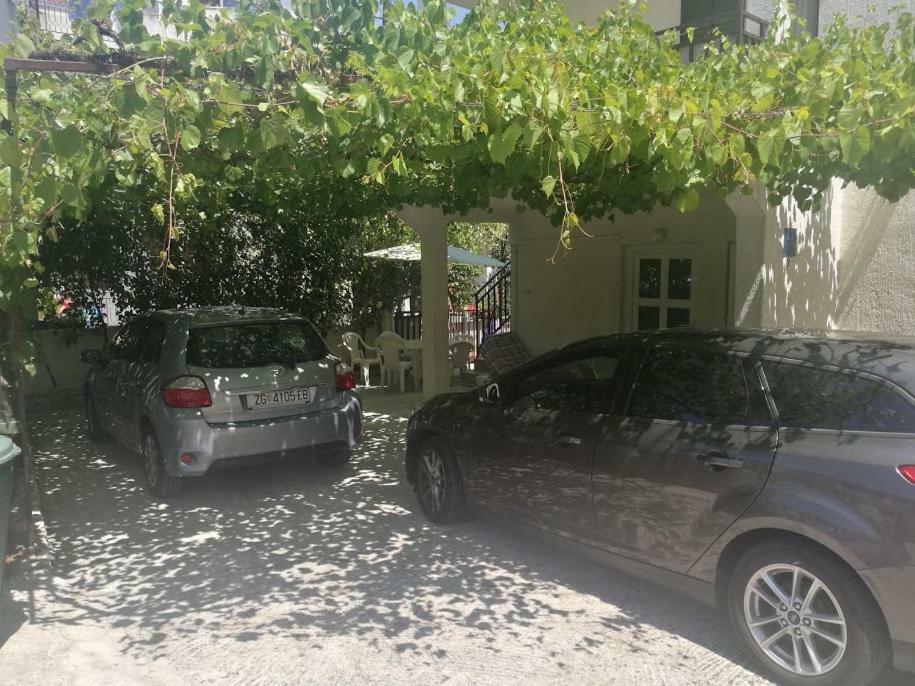 Apartments Iva I Marko مارينا المظهر الخارجي الصورة