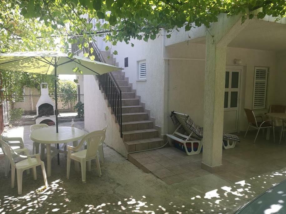 Apartments Iva I Marko مارينا المظهر الخارجي الصورة